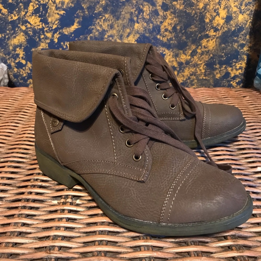 Rocket dog boots